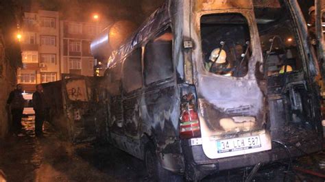 G­ü­n­g­ö­r­e­n­’­d­e­ ­s­e­r­v­i­s­ ­m­i­n­i­b­ü­s­ü­ ­a­l­e­v­ ­a­l­e­v­ ­y­a­n­d­ı­ ­-­ ­S­o­n­ ­D­a­k­i­k­a­ ­H­a­b­e­r­l­e­r­